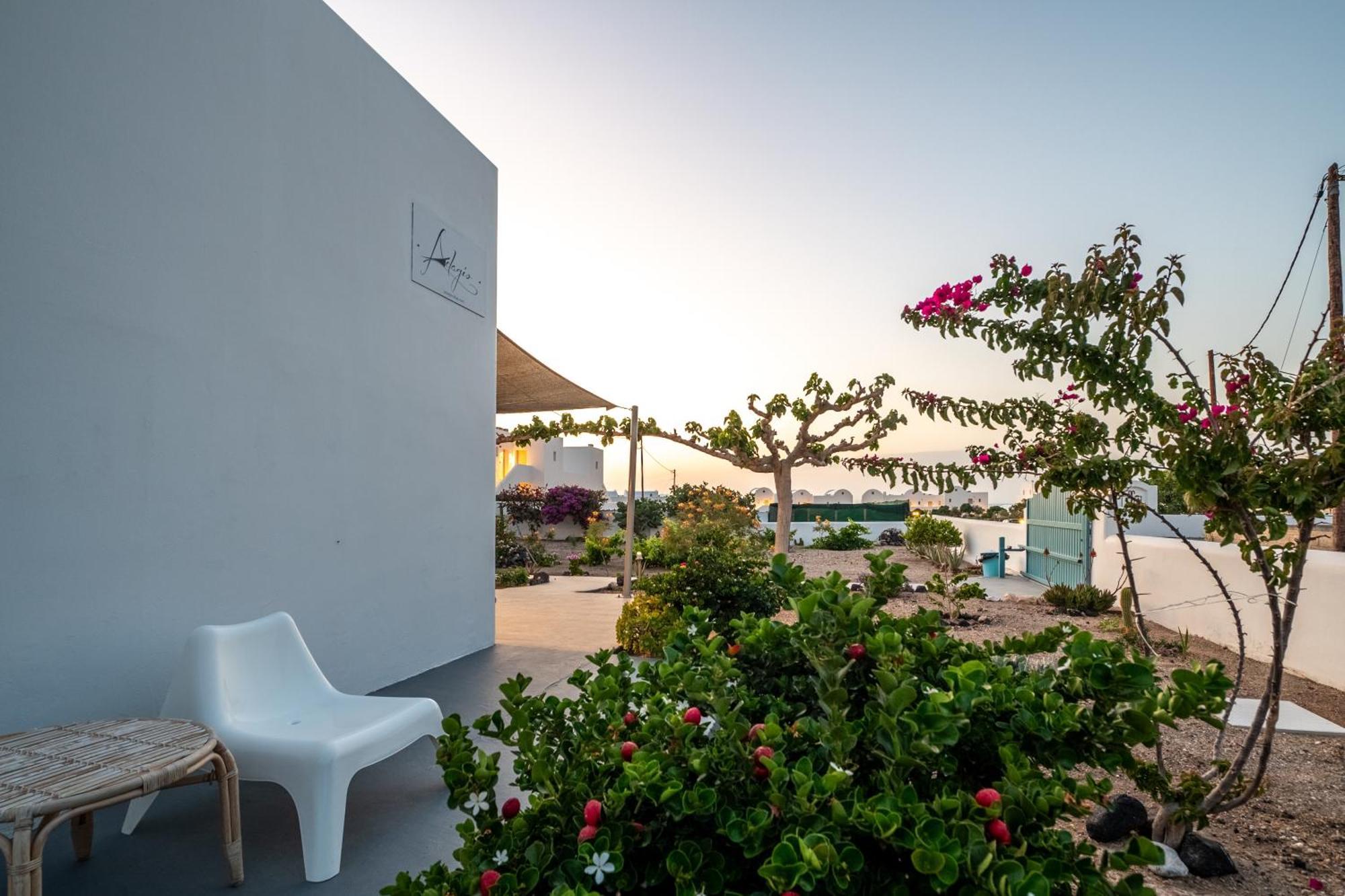 Apartment Adagio Kamari (Santorini)