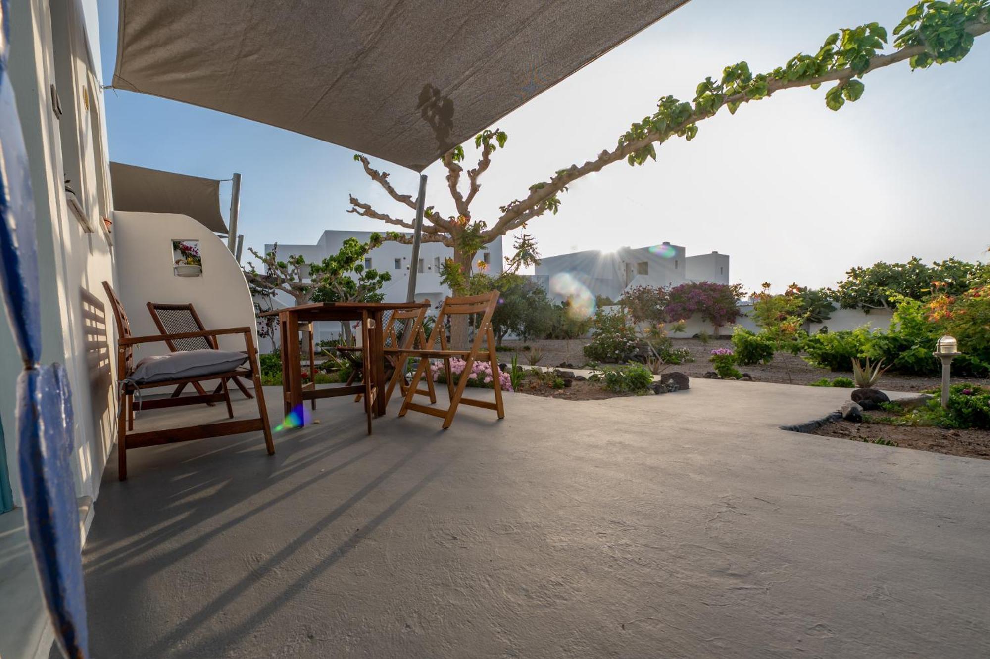 Adagio Kamari (Santorini)